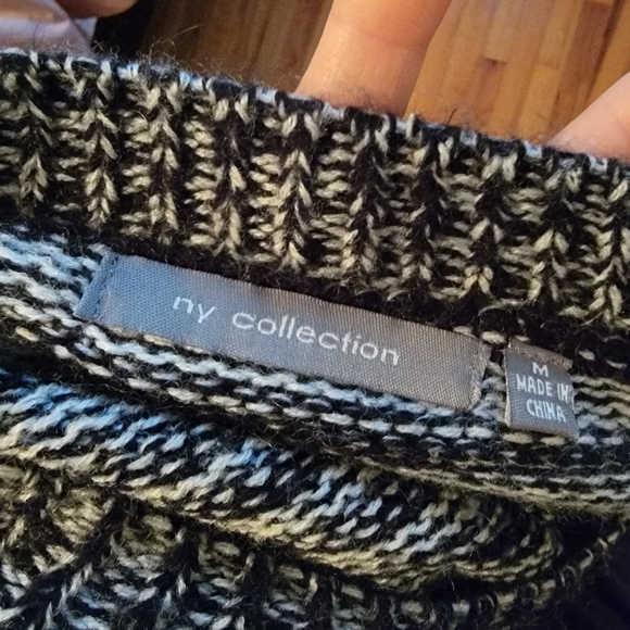 3 for 20 Size lg Knit tunic sweater - Picture 2 of 3